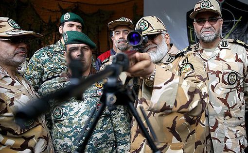 Иранский командующий испытал новые вооружения