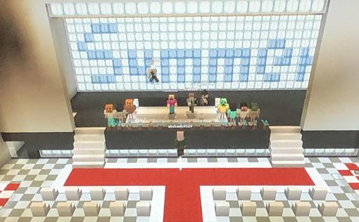 Японские школьники провели выпускной в Minecraft