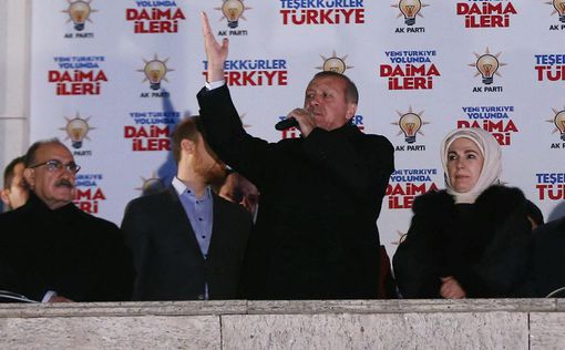 Партия Эрдогана лидирует на выборах в Турции