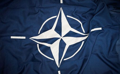 НАТО: важно сохранение открытых каналов с Россией