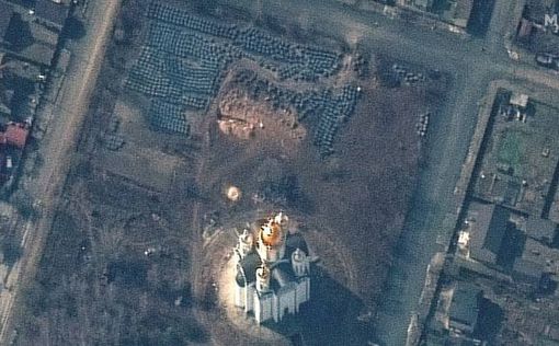 Спутниковый снимок братской могилы в Буче