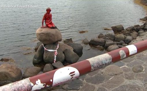 В Копенгагене статую Русалочки облили красной краской