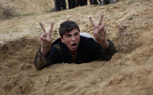 ХАМАС готовит школьников к отражению сионистской агрессии