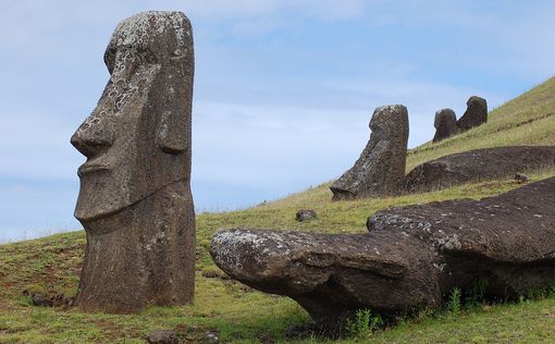 Статуя острова Пасхи обнаружена на дне высохшего озера