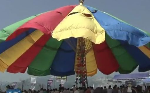 В Китае представили самый большой в мире зонт