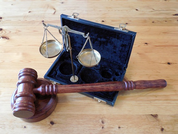 Судья на процессе Нетаниягу: показания полностью противоречат обвинению