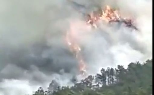 Крушение самолета в Китае вызвало пожар в горах