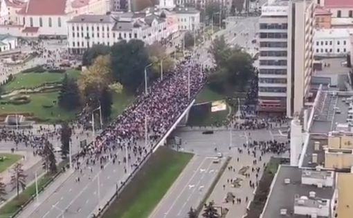 Массовые протесты в Минске: связи нет, водометы уже в центре