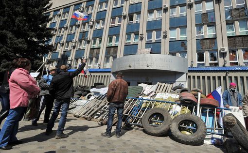 Луганск: сепаратисты заминировали СБУ и держат 60 заложников