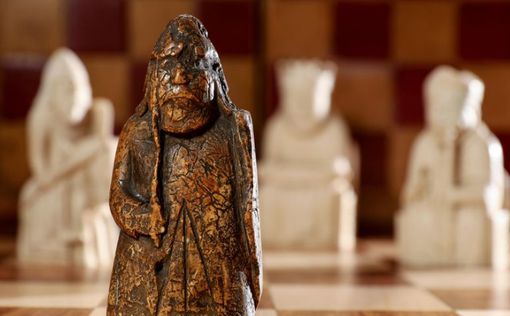 Средневековая шахматная фигура нашла своих покупателей