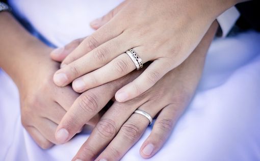 На Тайване мужчина женился на женщине с отмершим мозгом