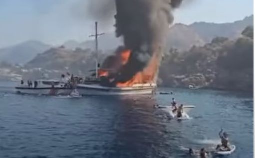 В Мармарисе загорелась яхта с туристами. Пострадали 17 человек