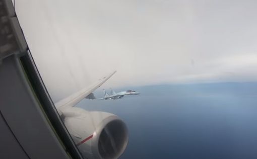 Видео перехвата Poseidon P-8A российскими Су-35