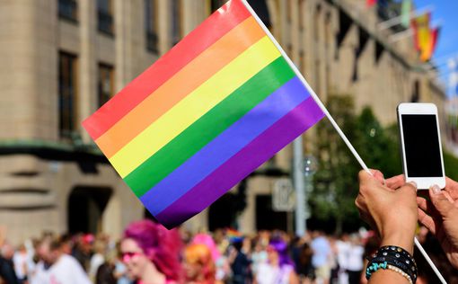 В Twitter ISIS разместили флаг геев и лесбиянок