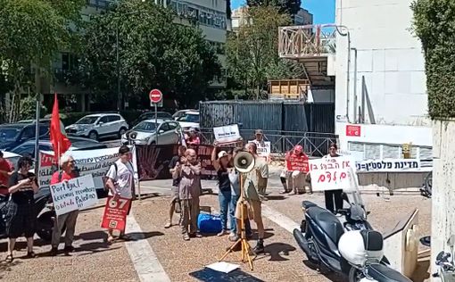 В Тель-Авиве возле посольства Испании прошел митинг