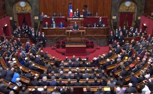 Французские законодатели борются с антисемитизмом в соцсетях