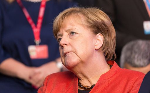 Партия Меркель – за депортацию мигрантов-антисемитов