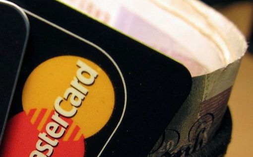 Миллионы  британцев подали в суд на MasterCard
