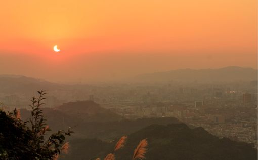 28 октября:жители Земли смогут наблюдать солнечное затмение