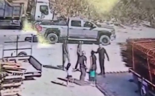 Спор на дороге: Отца 5-летней девочки чуть на забили до смерти железными прутами