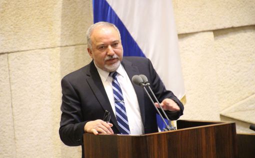 Либерман: Правительство болтунов нанесло ущерб Израилю