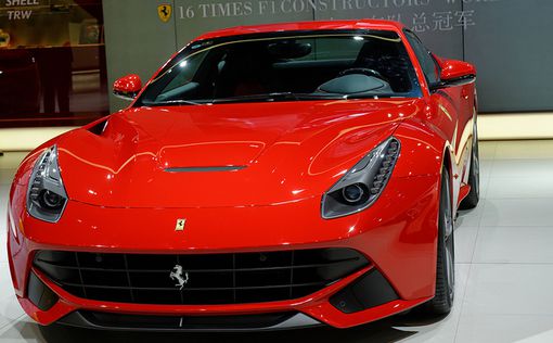 Ferrari дарит сотрудникам на Рождество по 5000 евро