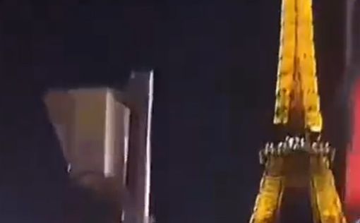 У Эйфелевой башни террорист зарезал туриста с воплями "Аллах Акбар!"