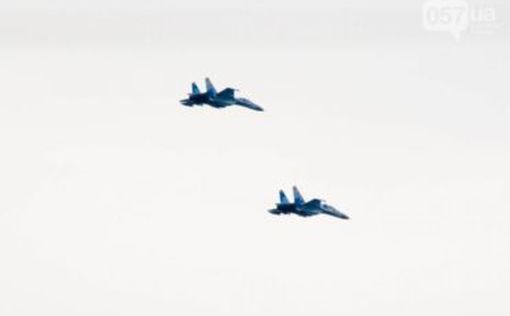 Над Донецком летают боевые самолеты