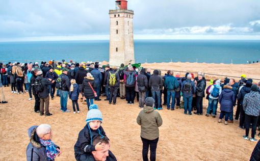 120-летний датский маяк спасают от моря