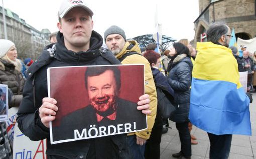 Партия регионов обвинила в кровопролитии Януковича