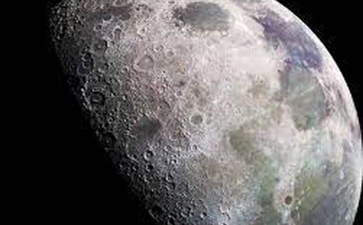 К Луне полетела капсула с прахом актеров "Звездного пути"
