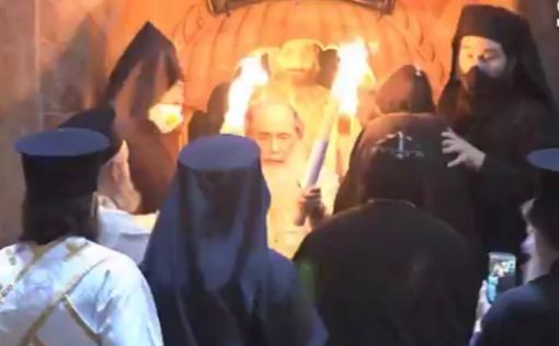 Видео: в храме Гроба Господня сошел Благодатный огонь