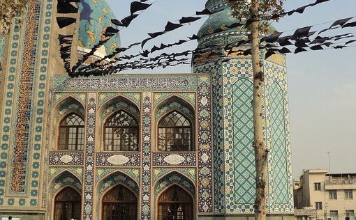 Иран закрывает мечети и школы в 25 из 31 провинций