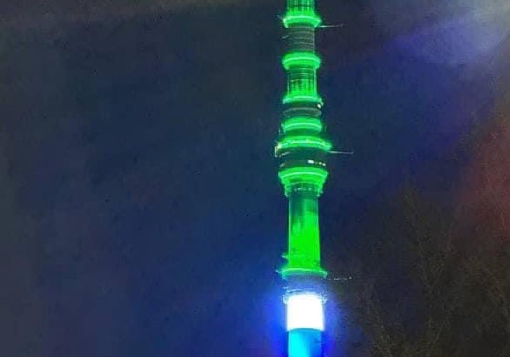Останкинская башня окрасилась в поддержку террористов