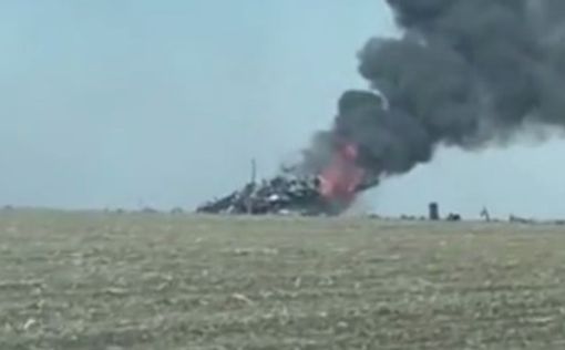 Российский Су-35 горит под Изюмом: видео