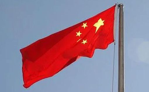 Китайский истребитель рухнул на жилые дома, один человек погиб