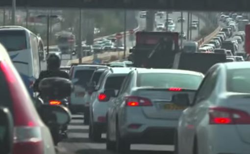 Августовский кошмар: количество автомобилей на дорогах выросло в два раза