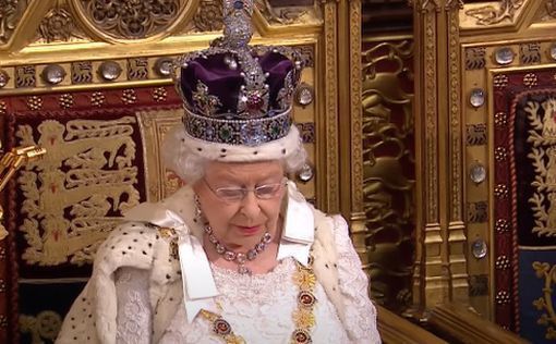 Королева Елизавета намерена посетить крестины правнуков