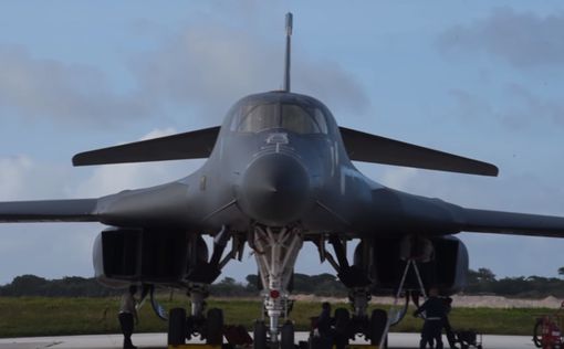 Американский бомбардировщик B-1B провел учения в Южной Корее