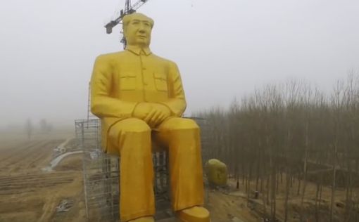 В Китае снесли 37-метровую статую основателя КНР