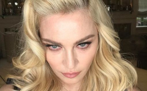 58-летняя Мадонна опубликовала свои голые фотографии