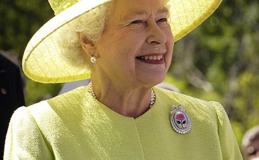 Британцы призвали свергнуть королеву