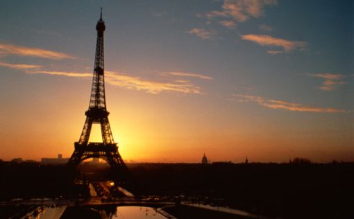 В Париже из-за забастовки закрылась Эйфелева башня