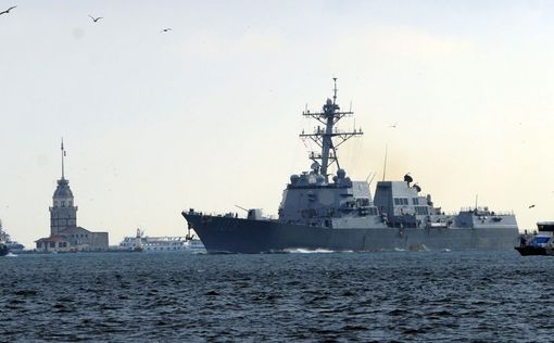 США временно оставляет свой авианосец в Средиземном море