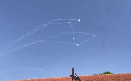 По Израилю выпущено более ста ракет