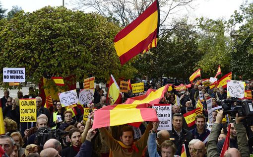 Каталония проводит опрос о независимости от Испании
