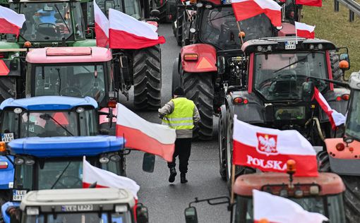 Через пять дней Польша прекратила блокаду границы с Россией: Пасха на носу