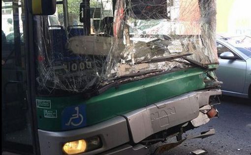 В Бат-Яме столкнулись три автобуса, 15 раненных