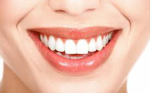 Стоматологи нашли способ лечить зубы без бормашин и пломб