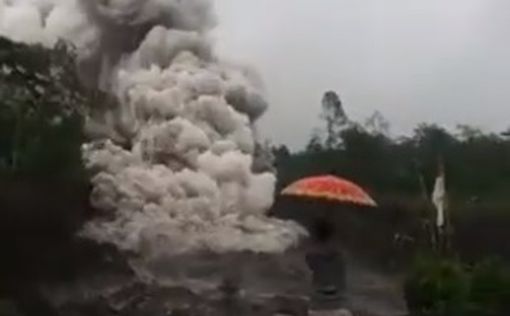 Извержение вулкана в Индонезии: первые сообщения о пострадавших и жертвах